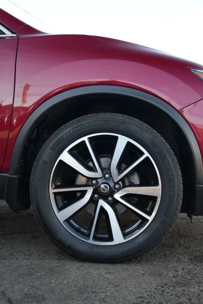 2020 Nissan Rogue - Image 6 of 12
