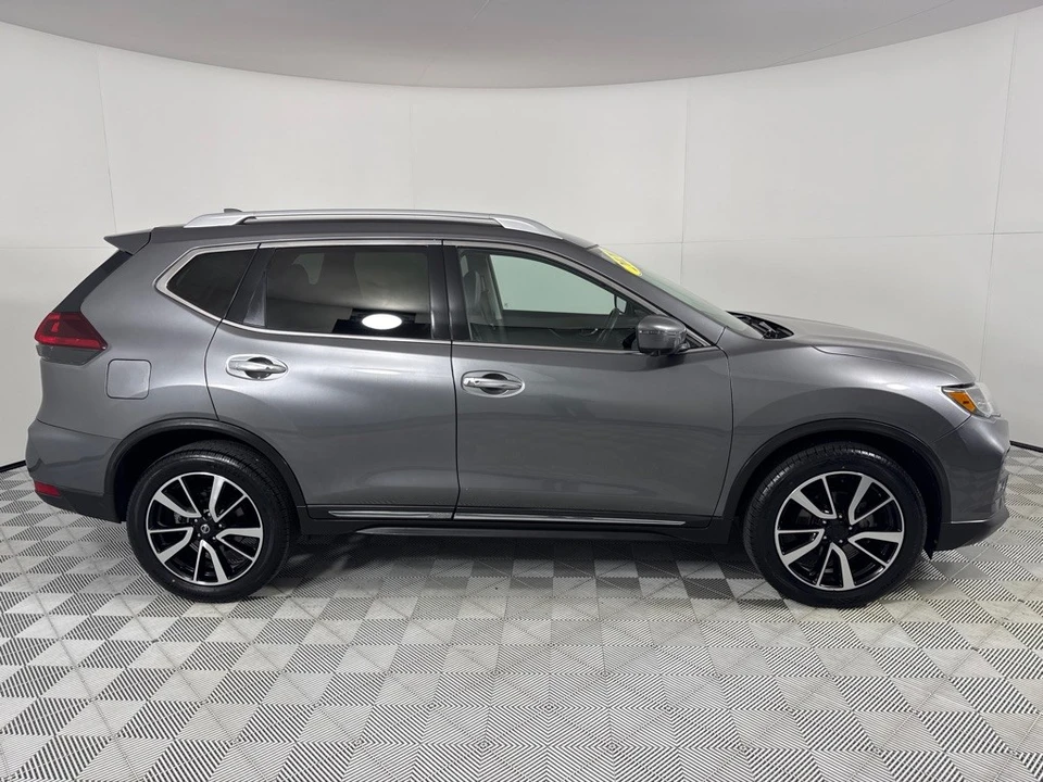 2020 Nissan Rogue - Image 4 of 21