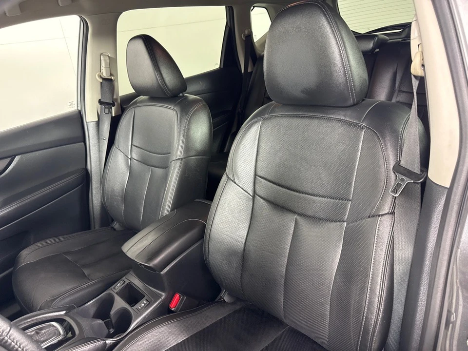 2020 Nissan Rogue - Image 14 of 21