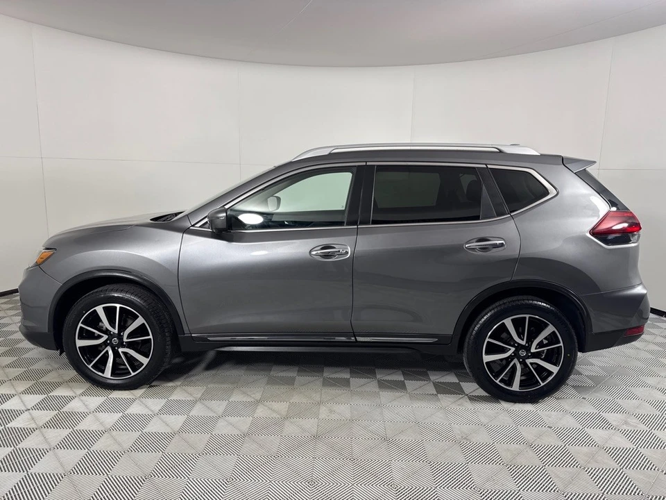 2020 Nissan Rogue - Image 8 of 21