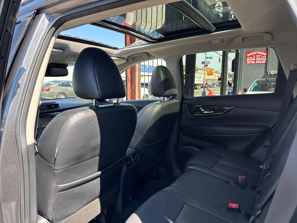 2020 Nissan Rogue - Image 20 of 21