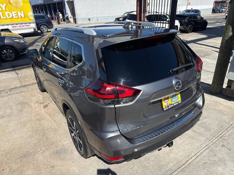 2020 Nissan Rogue - Image 10 of 21