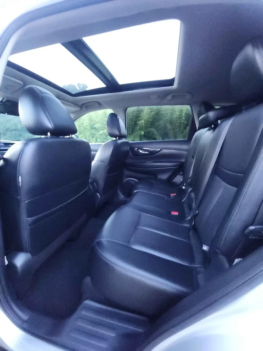 2020 Nissan Rogue - Image 11 of 20
