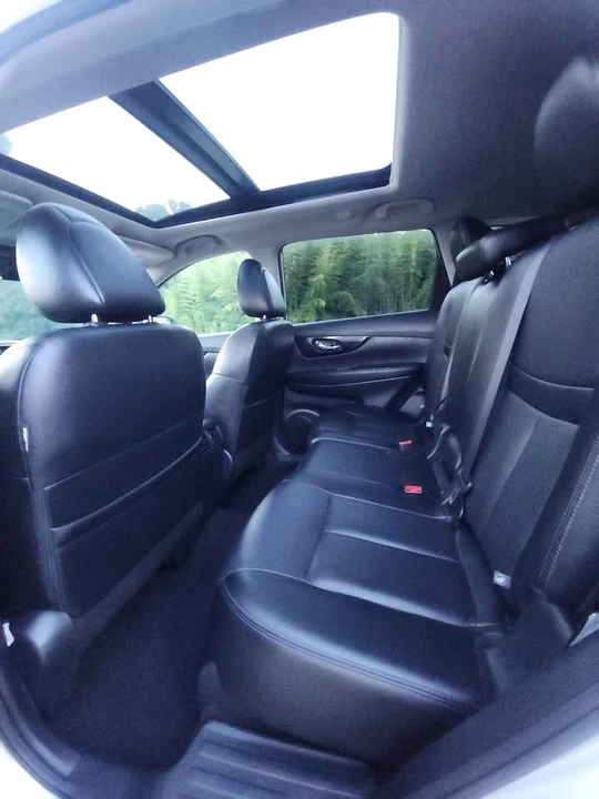 2020 Nissan Rogue - Image 9 of 20