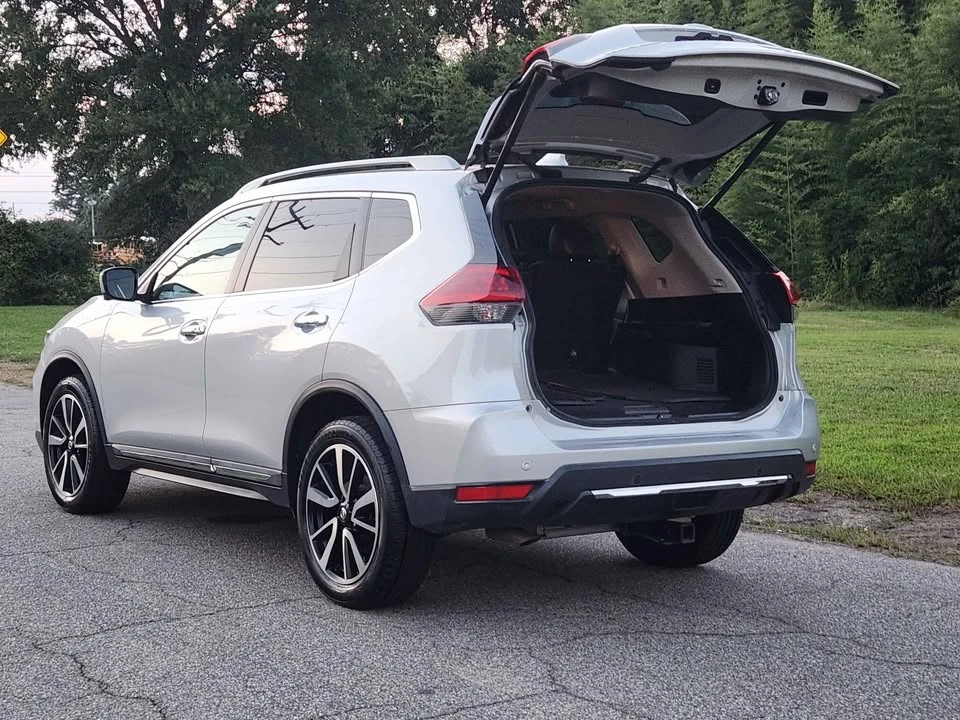 2020 Nissan Rogue - Image 2 of 20