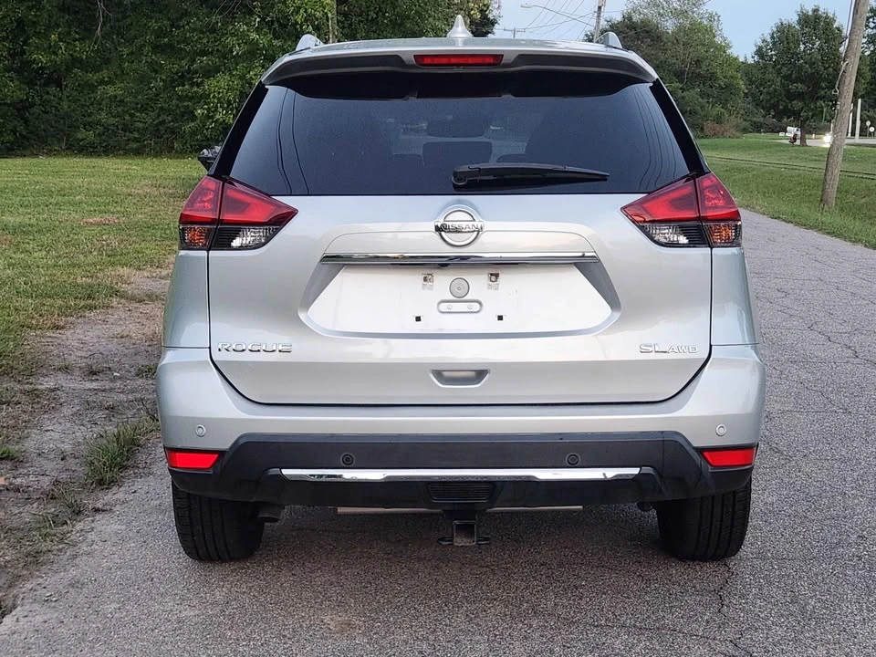 2020 Nissan Rogue - Image 18 of 20