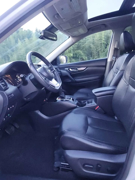 2020 Nissan Rogue - Image 10 of 20