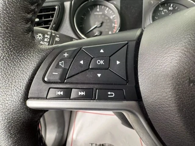2020 Nissan Rogue - Image 16 of 21