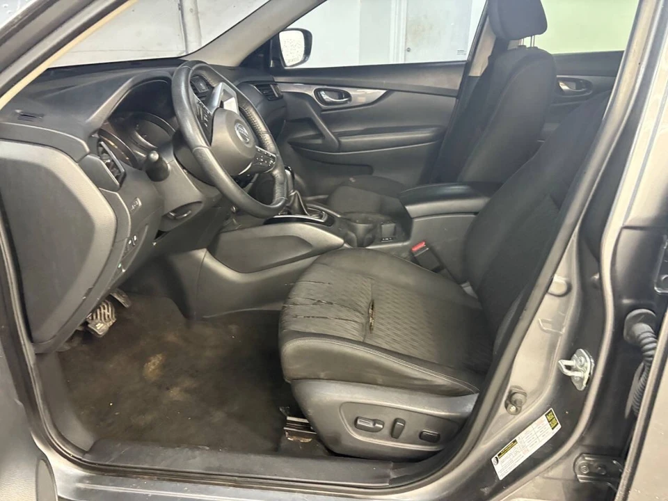 2020 Nissan Rogue - Image 7 of 11