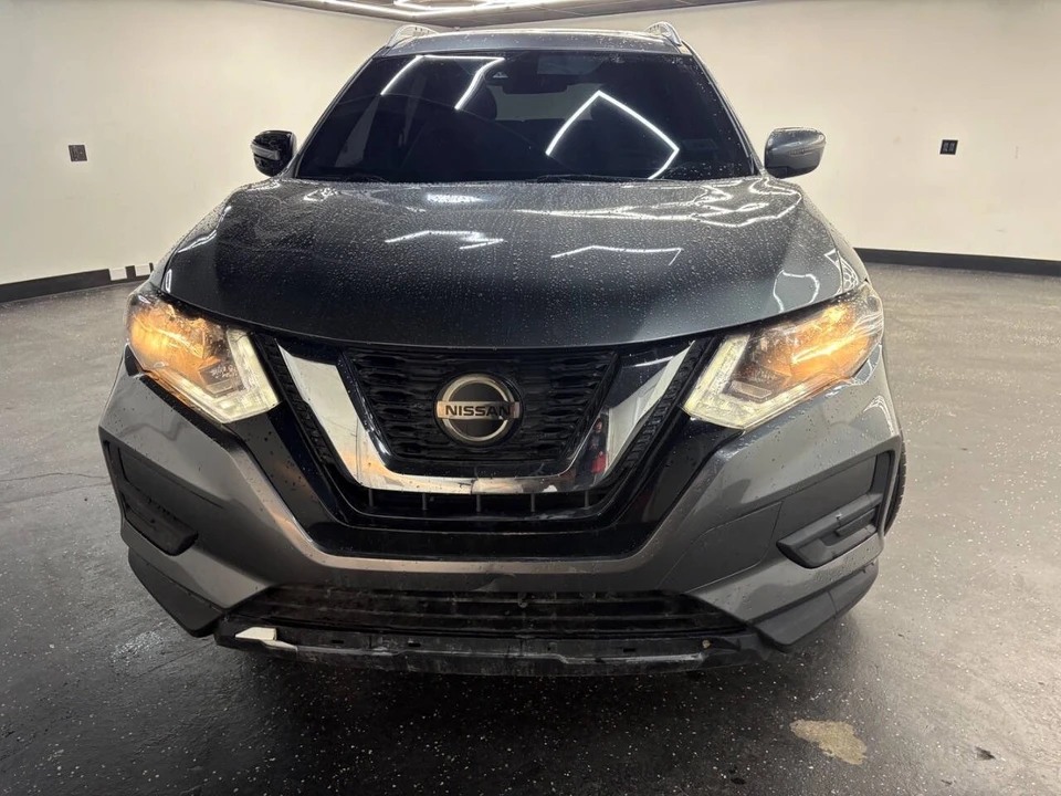 2020 Nissan Rogue - Image 2 of 11