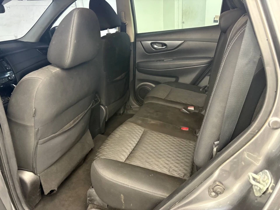 2020 Nissan Rogue - Image 9 of 11