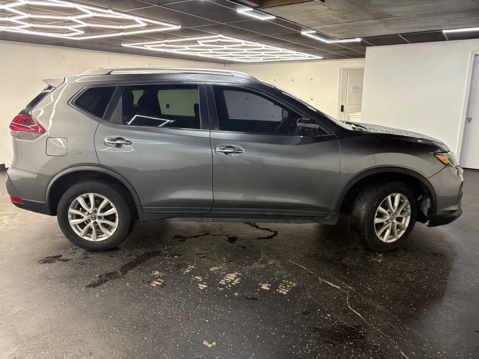 2020 Nissan Rogue - Image 4 of 11