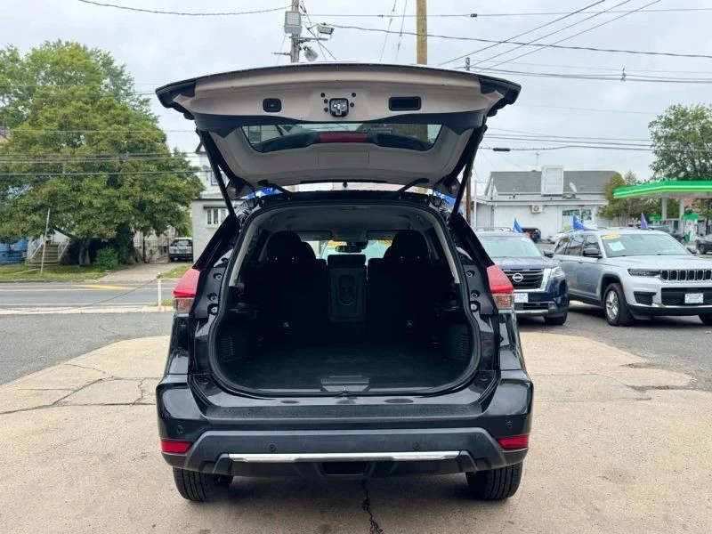 2020 Nissan Rogue - Image 9 of 12