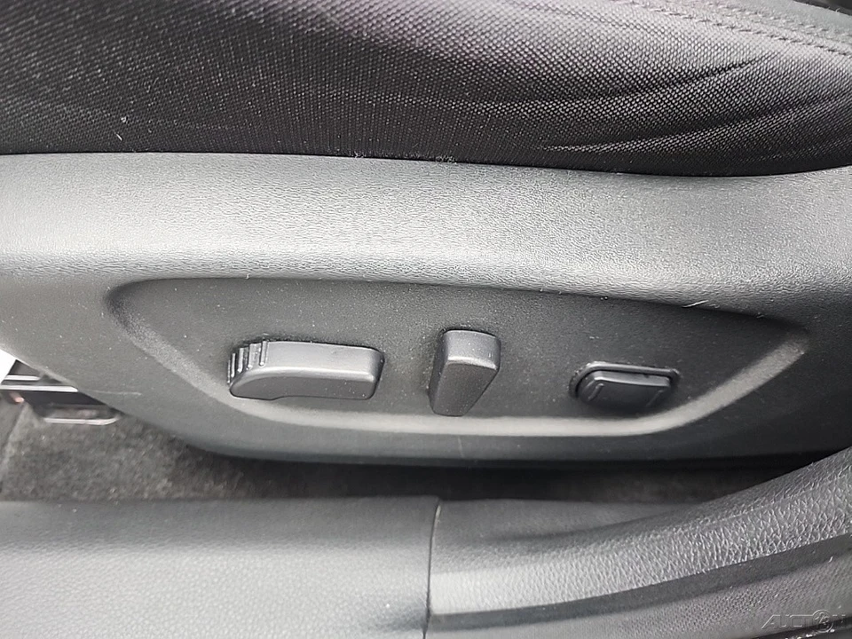 2020 Nissan Rogue - Image 13 of 20