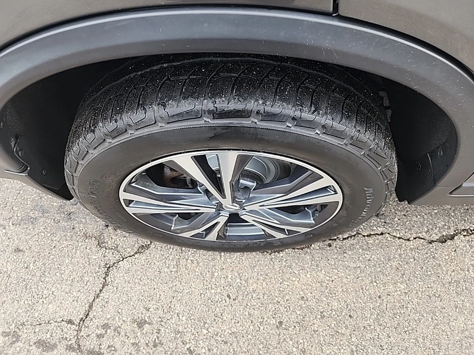 2020 Nissan Rogue - Image 9 of 20