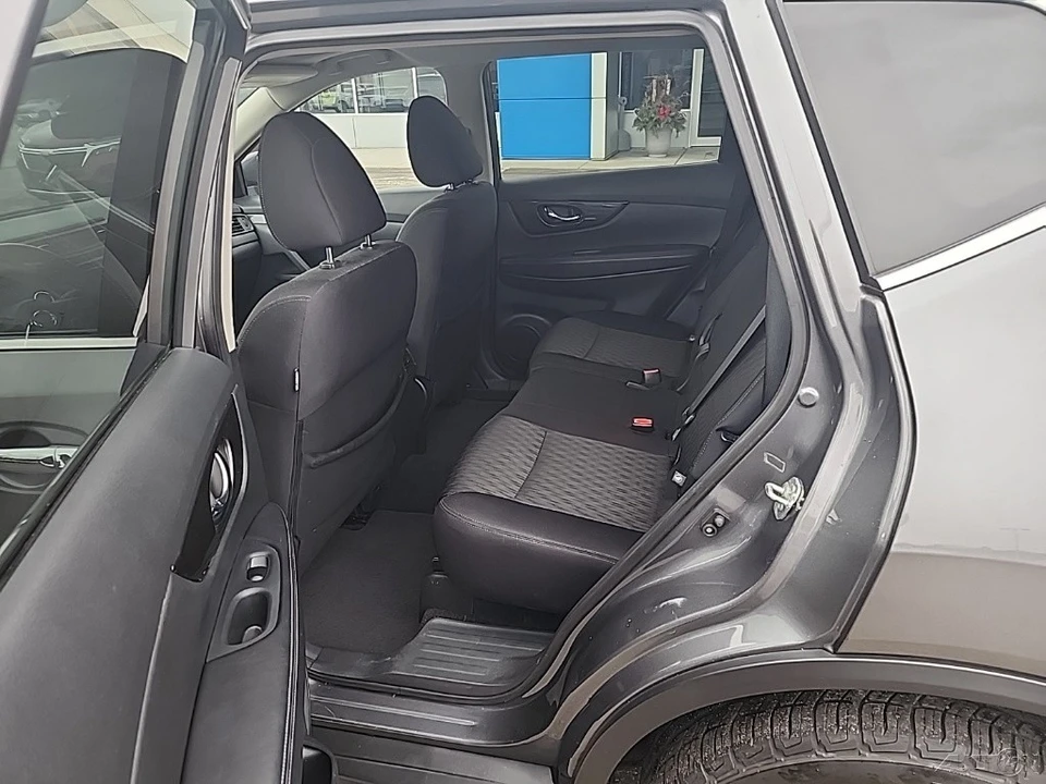2020 Nissan Rogue - Image 18 of 20