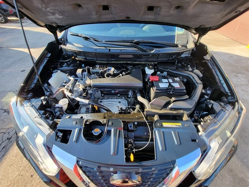 2020 Nissan Rogue - Image 15 of 16