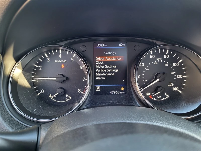 2020 Nissan Rogue - Image 14 of 16