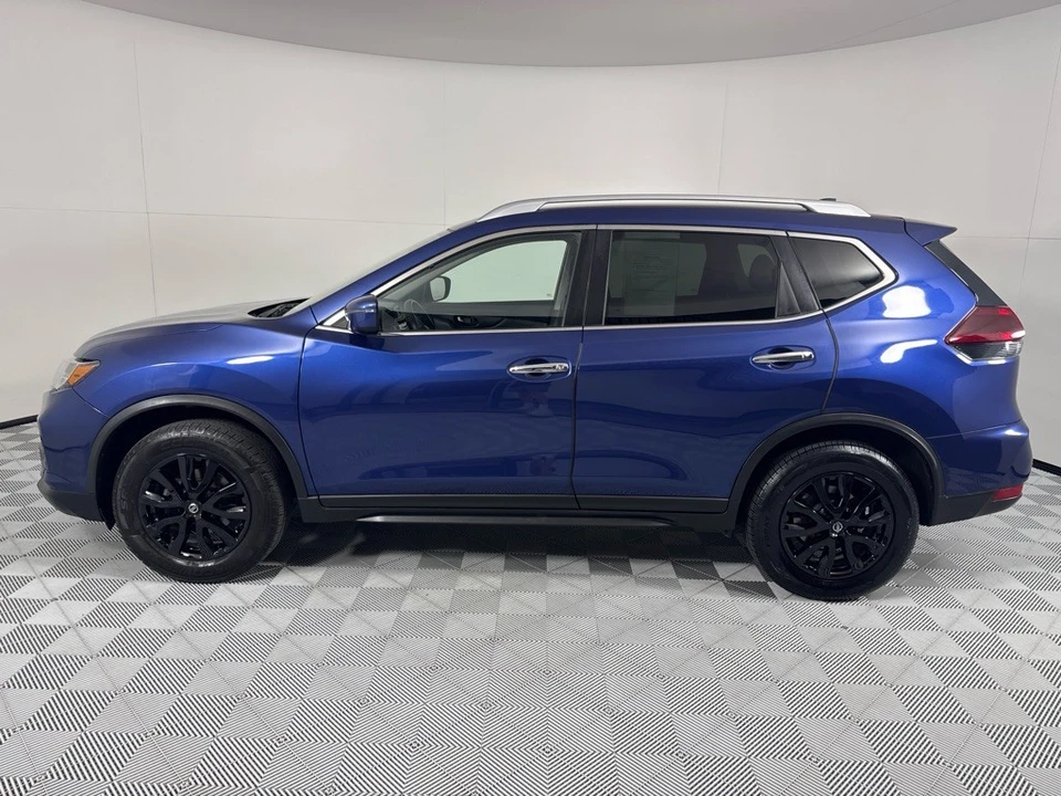 2020 Nissan Rogue - Image 8 of 12