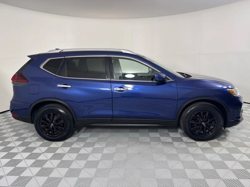2020 Nissan Rogue - Image 3 of 12