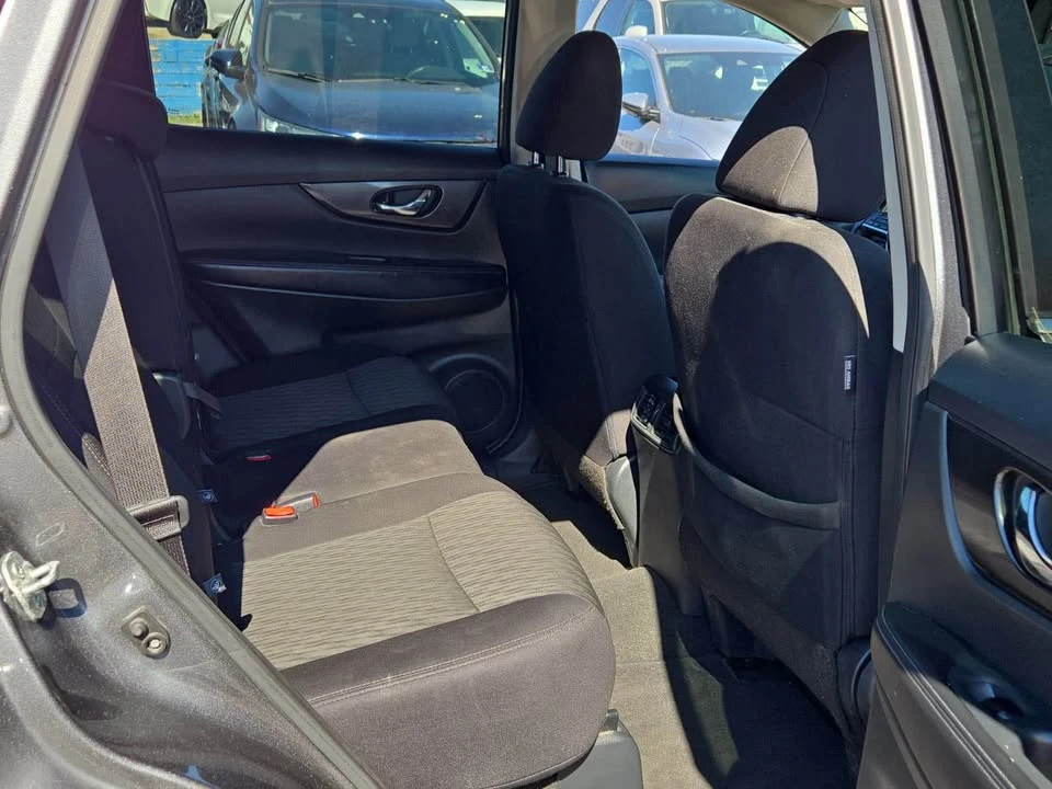 2020 Nissan Rogue - Image 15 of 17