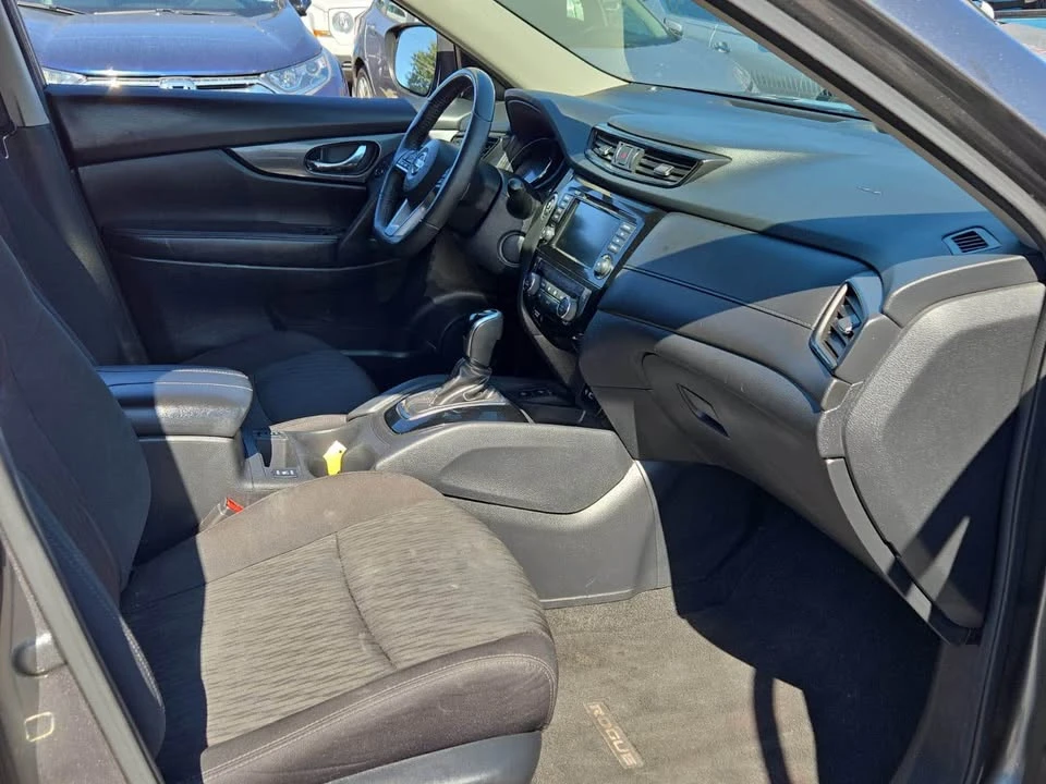 2020 Nissan Rogue - Image 14 of 17