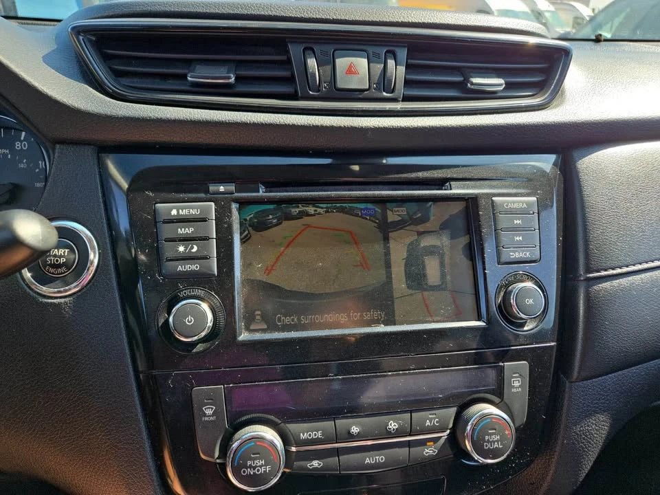 2020 Nissan Rogue - Image 13 of 17