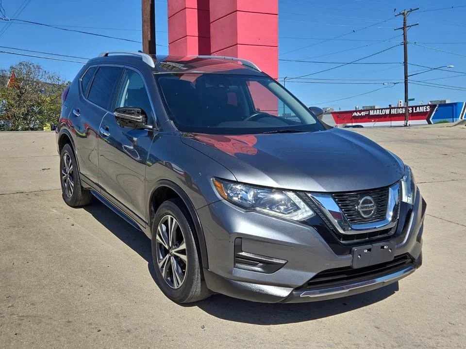 2020 Nissan Rogue - Image 2 of 17