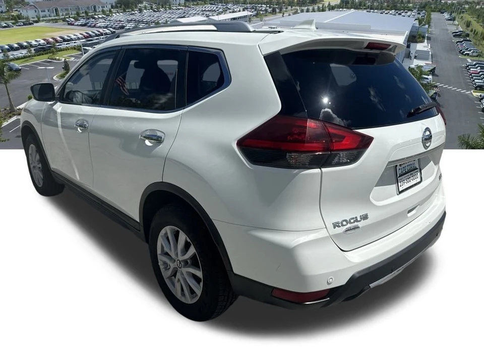 2020 Nissan Rogue - Image 8 of 12