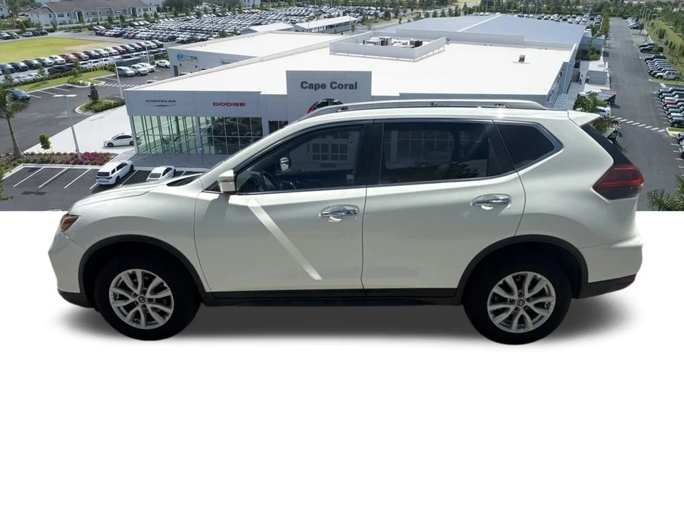 2020 Nissan Rogue - Image 9 of 12