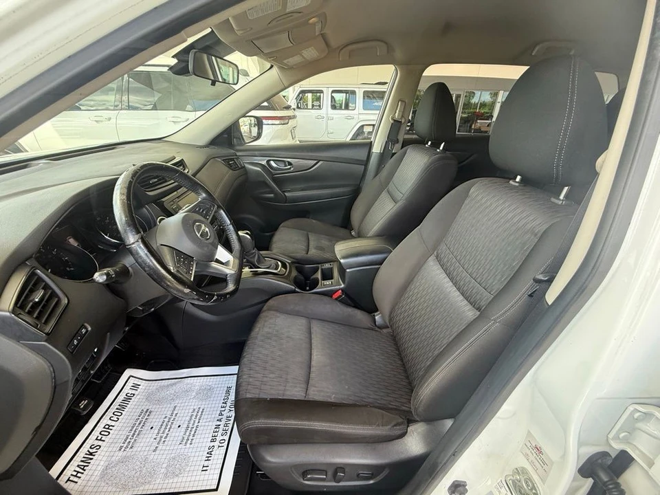 2020 Nissan Rogue - Image 11 of 12
