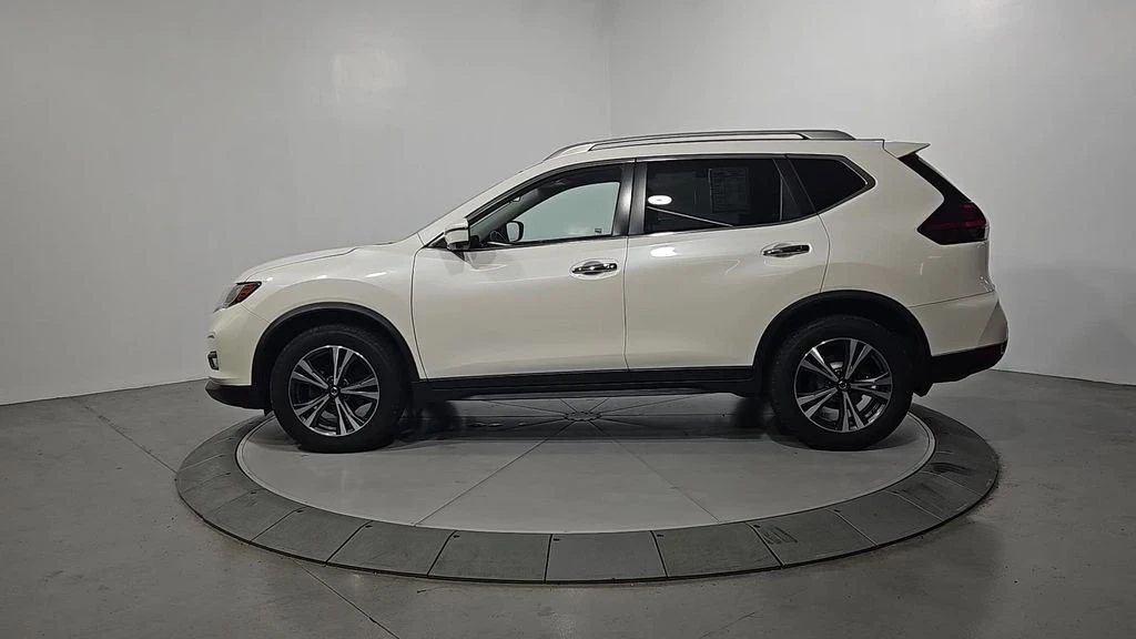 2020 Nissan Rogue - Image 2 of 12