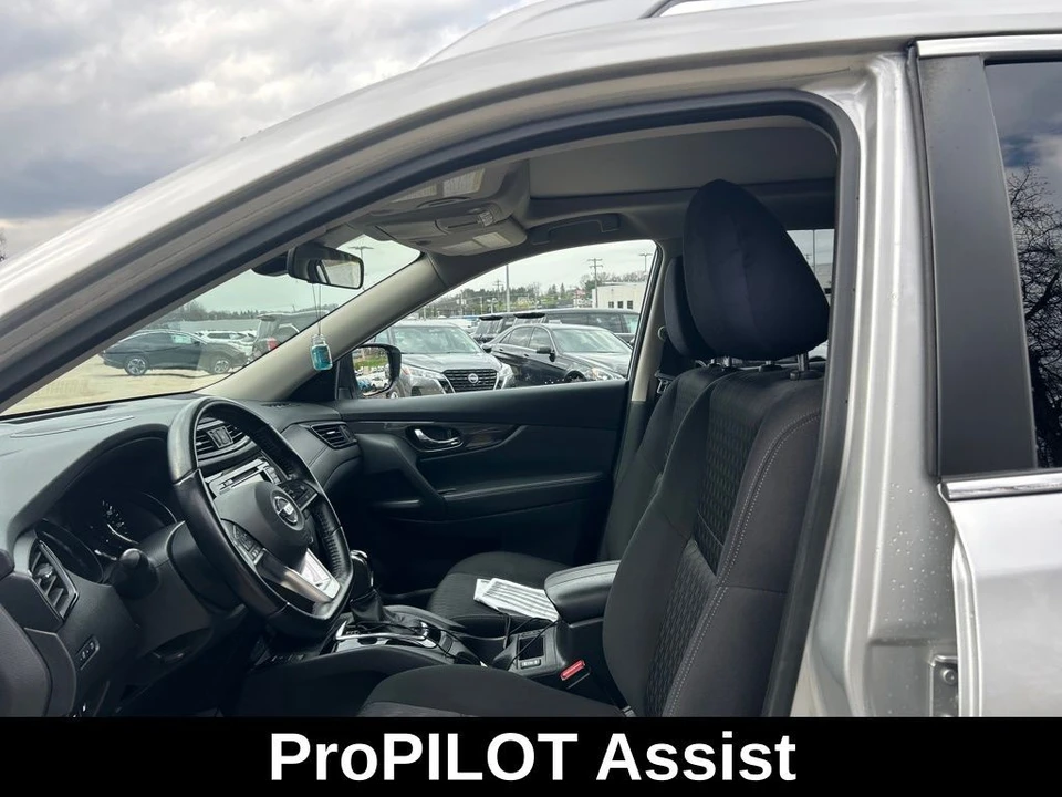 2020 Nissan Rogue - Image 10 of 12
