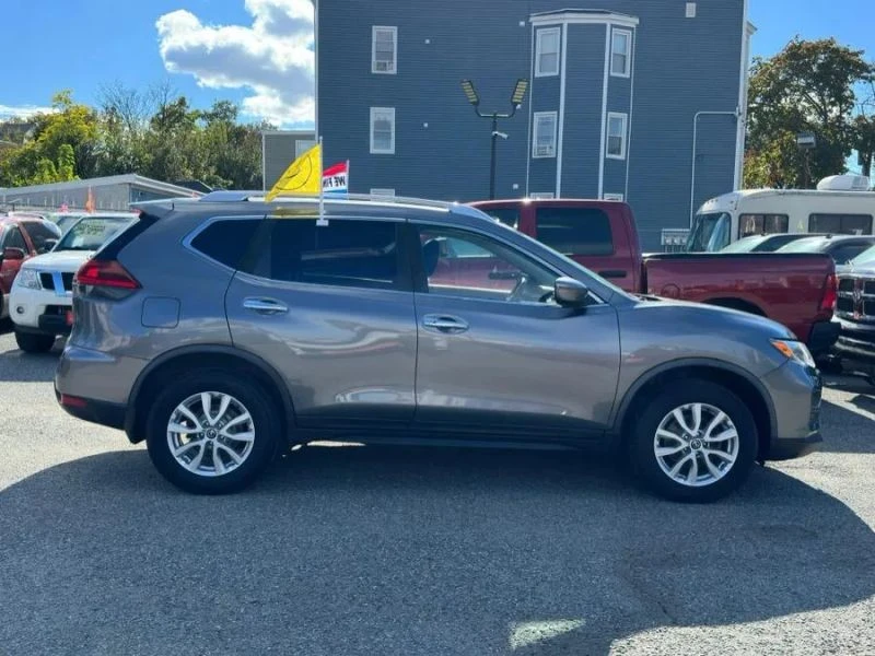 2020 Nissan Rogue - Image 8 of 12