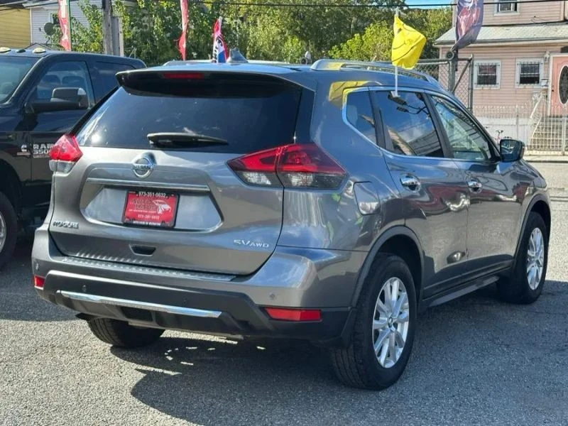2020 Nissan Rogue - Image 4 of 12