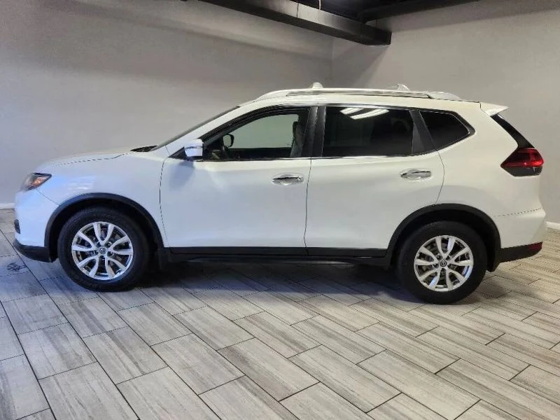2020 Nissan Rogue - Image 2 of 12