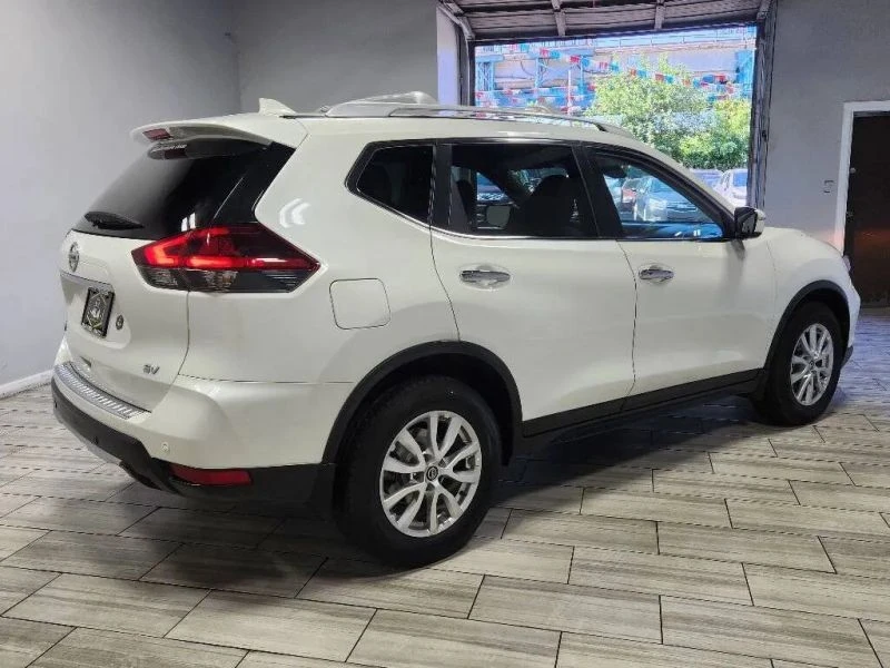 2020 Nissan Rogue - Image 5 of 12