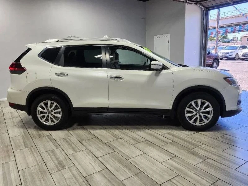 2020 Nissan Rogue - Image 6 of 12
