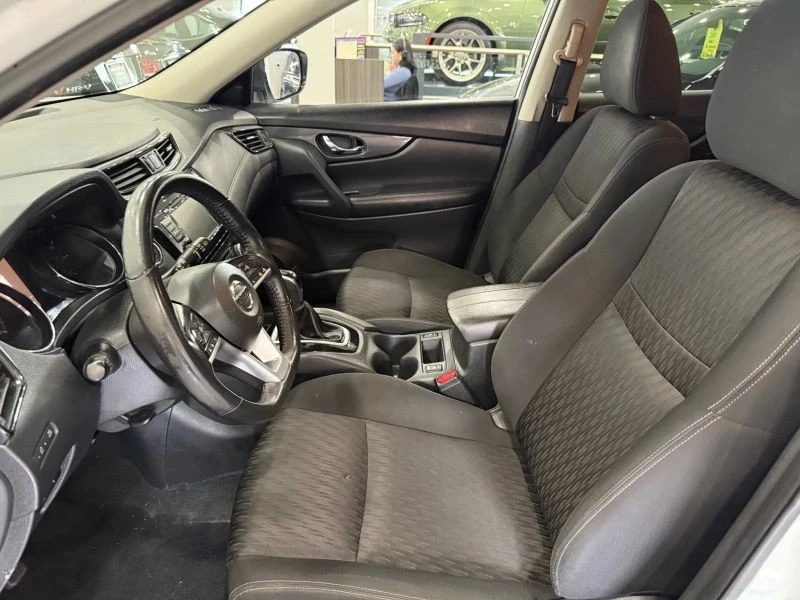 2020 Nissan Rogue - Image 7 of 12