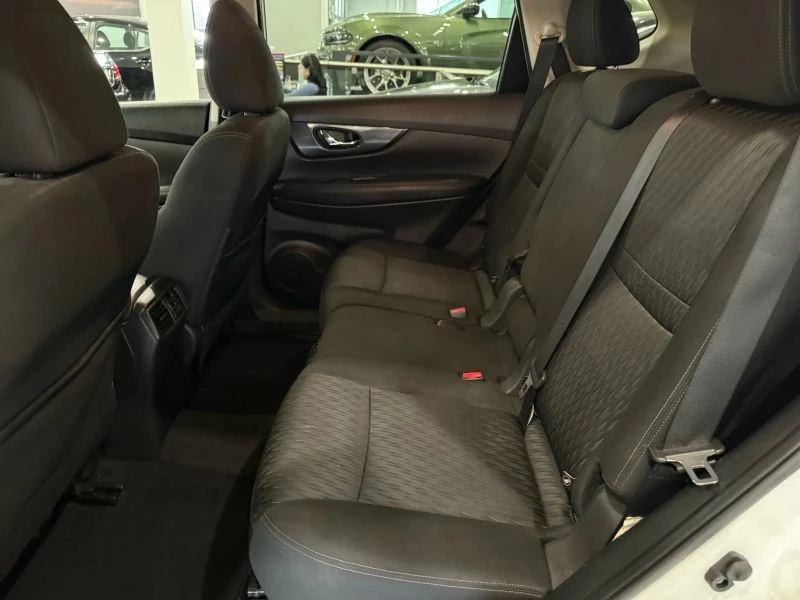 2020 Nissan Rogue - Image 9 of 12