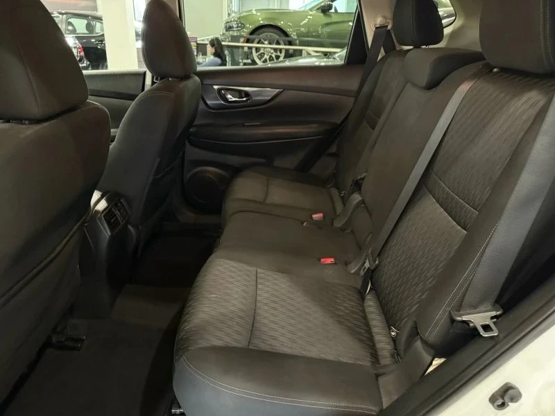 2020 Nissan Rogue - Image 9 of 12