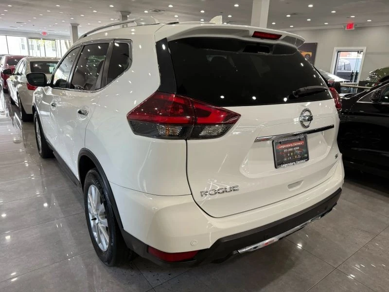 2020 Nissan Rogue - Image 3 of 12