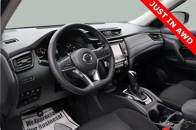 2020 Nissan Rogue - Image 13 of 21