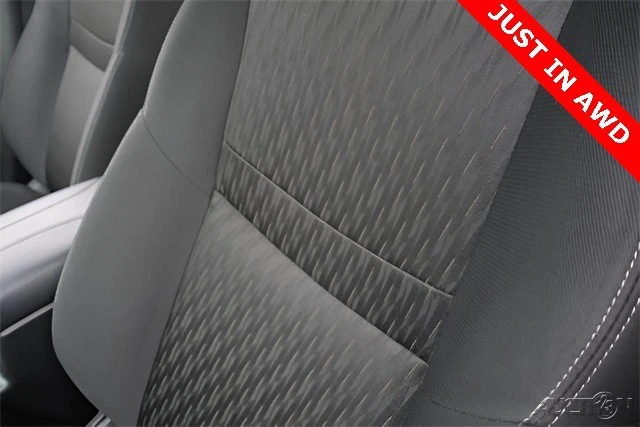2020 Nissan Rogue - Image 15 of 21