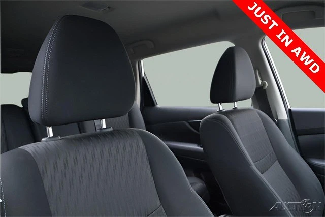 2020 Nissan Rogue - Image 19 of 21