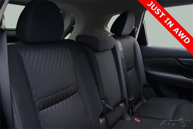 2020 Nissan Rogue - Image 18 of 21