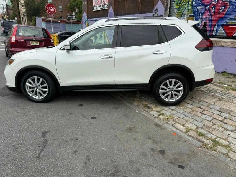 2020 Nissan Rogue - Image 9 of 12