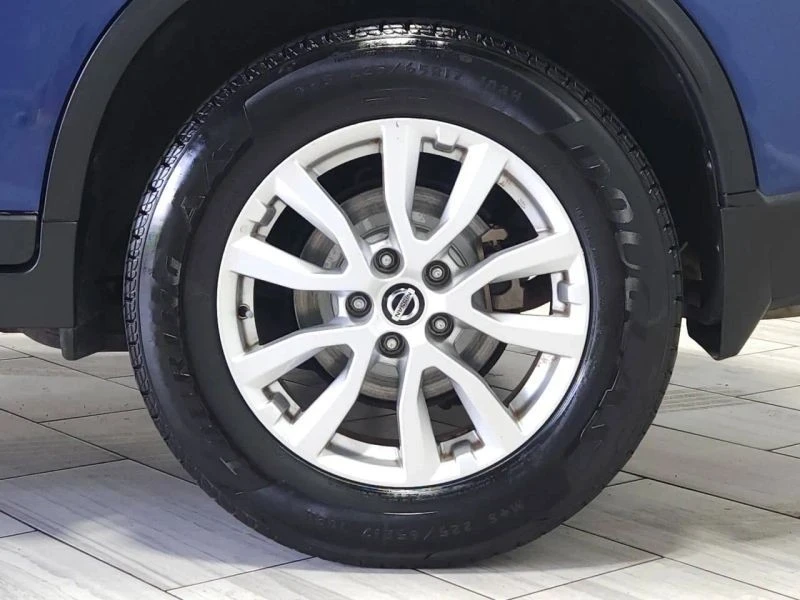 2020 Nissan Rogue - Image 9 of 12