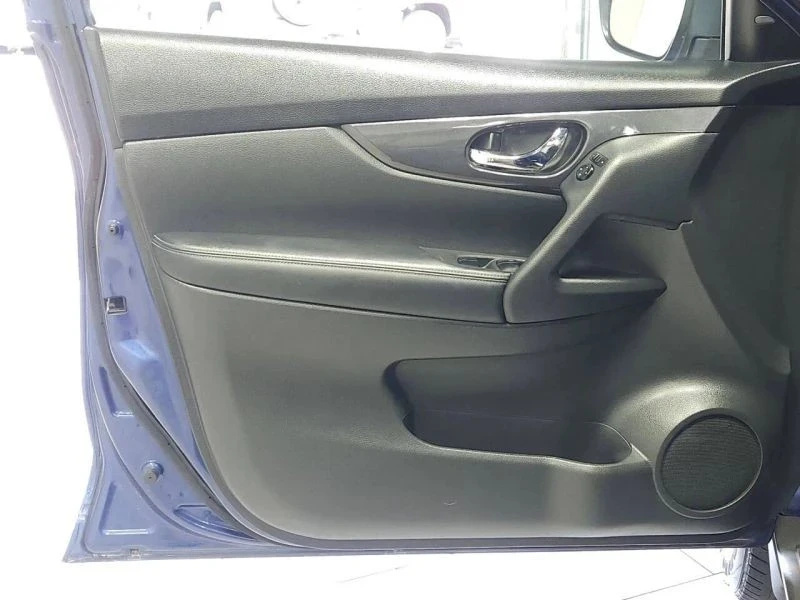 2020 Nissan Rogue - Image 10 of 12