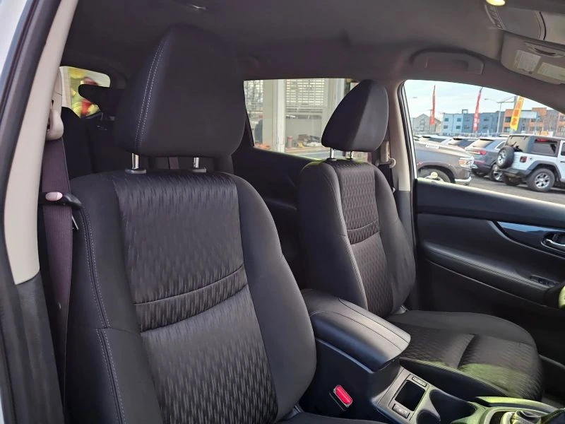 2020 Nissan Rogue - Image 11 of 12